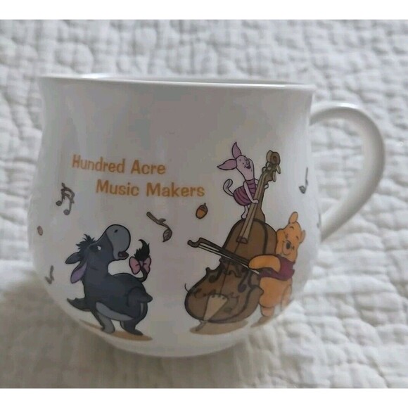RARE  Winnie The Pooh And Gang Disneyland Tokyo Mug - Picture 1 of 6
